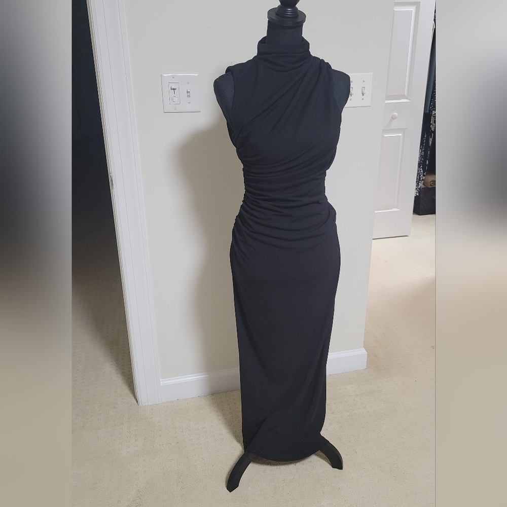 ZARA Elegant Black Sleeveless Dress - Picture 5 of 12